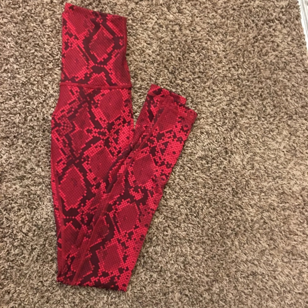 Lululemon wonder under size 2